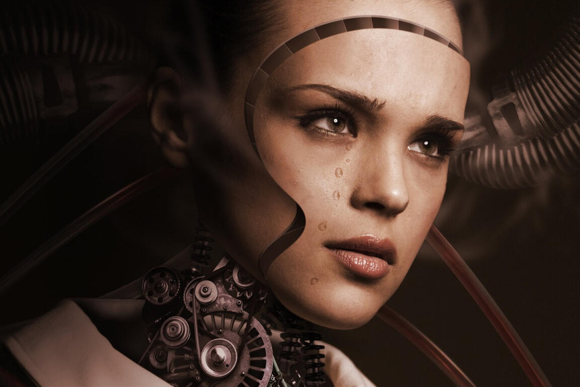 Robot woman. Photo from Pixabay.